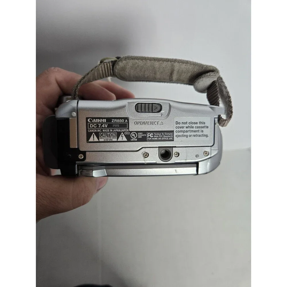 (B) Canon ZR850 NTSC MiniDV Digital Video Camera Camcorder NO CHARGER